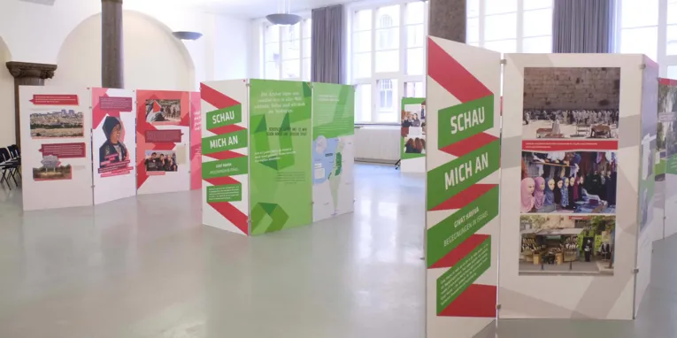 Ausstellung "Schau mich an" von Givat Haviva am 30.09.2018